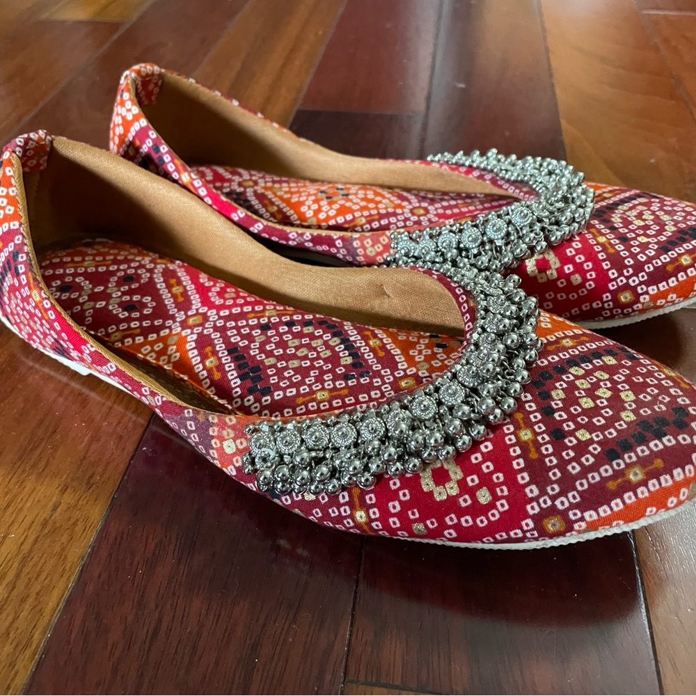 Handcrafted women Khussa Shoes -Pakistani Indian Punjabi Jutti Party shoes